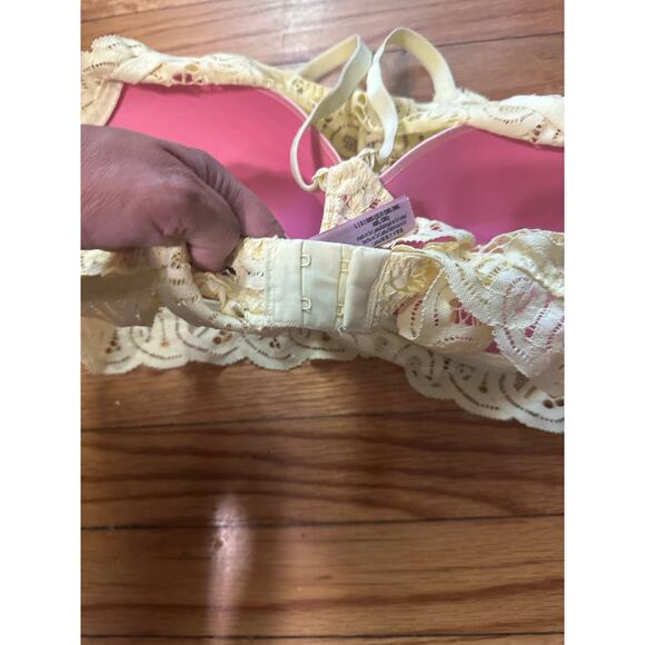 Victoria's Secret PINK YellowRacerback Lace Push Up Bra - Picture 2 of 8